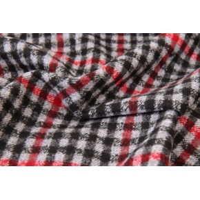 lainage à carreaux gris et rouge