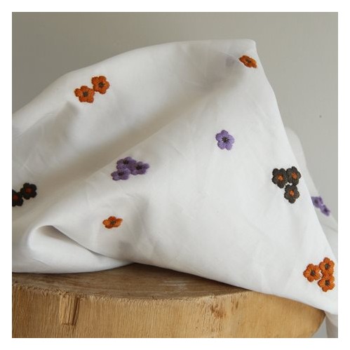 Tissu voile de coton blanc - broderie