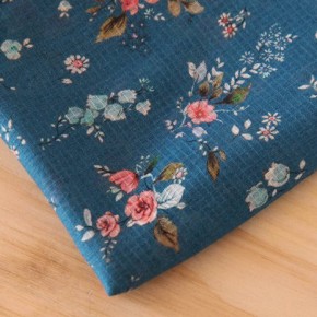 coupon de voile de viscose - un chat sur un fil