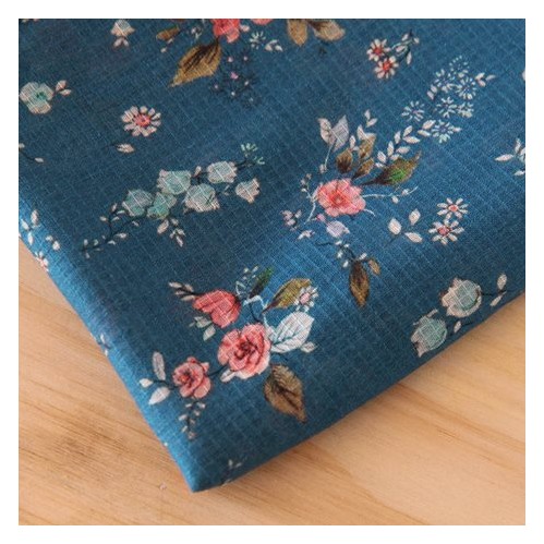 coupon de voile de viscose - un chat sur un fil