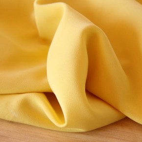 crêpe polyester haute gamme - jaune beurre
