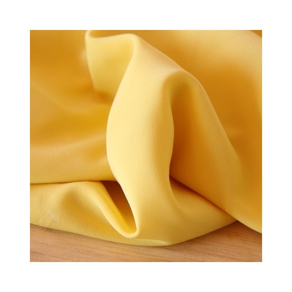 crêpe polyester haute gamme - jaune beurre