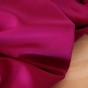 crêpe rose fuchsia - un chat sur un fil