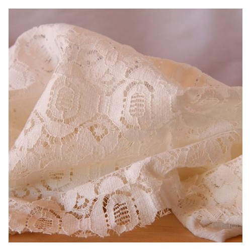coupon de tissu écru joline - un chat sur un fil