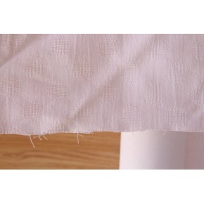 joli tissu brodé - coupon de tissu