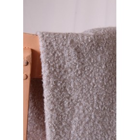 bouclette - un chat sur un fil