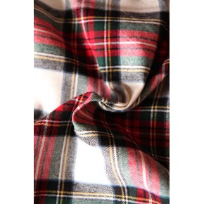 tissu flanelle de coton rouge et vert - un chat sur un fil