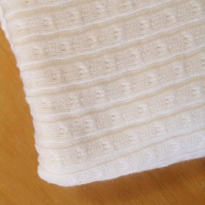 tissu maille douce et ajourée blanc cassé - un chat sur un fil