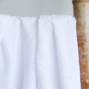 broderie anglaise blanche