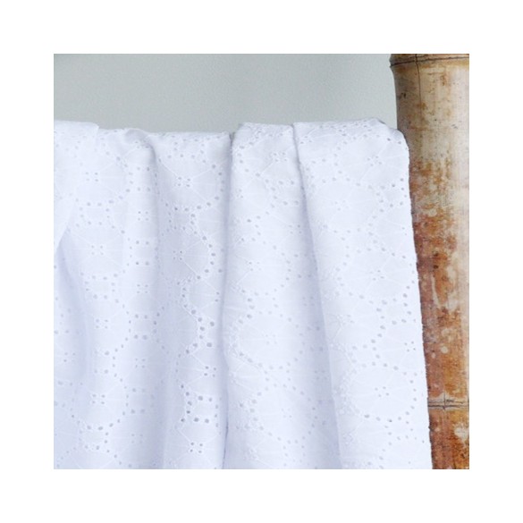 broderie anglaise blanche