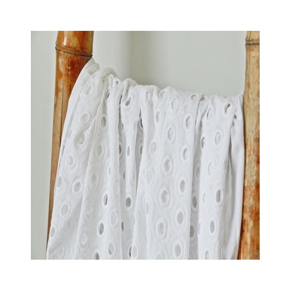 broderie anglaise
