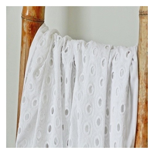 broderie anglaise