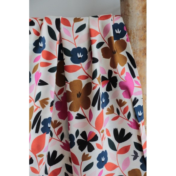 Tissu viscose Dashwood Studio imprimé fleurs sur fond blanc﻿