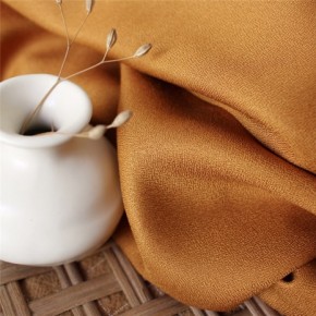 crepe de viscose atelier brunette ocre